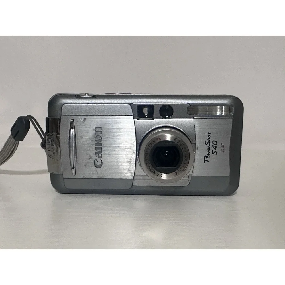 Canon PowerShot S40 4MP Digital Camera Silver Compact Point & Shoot Untested